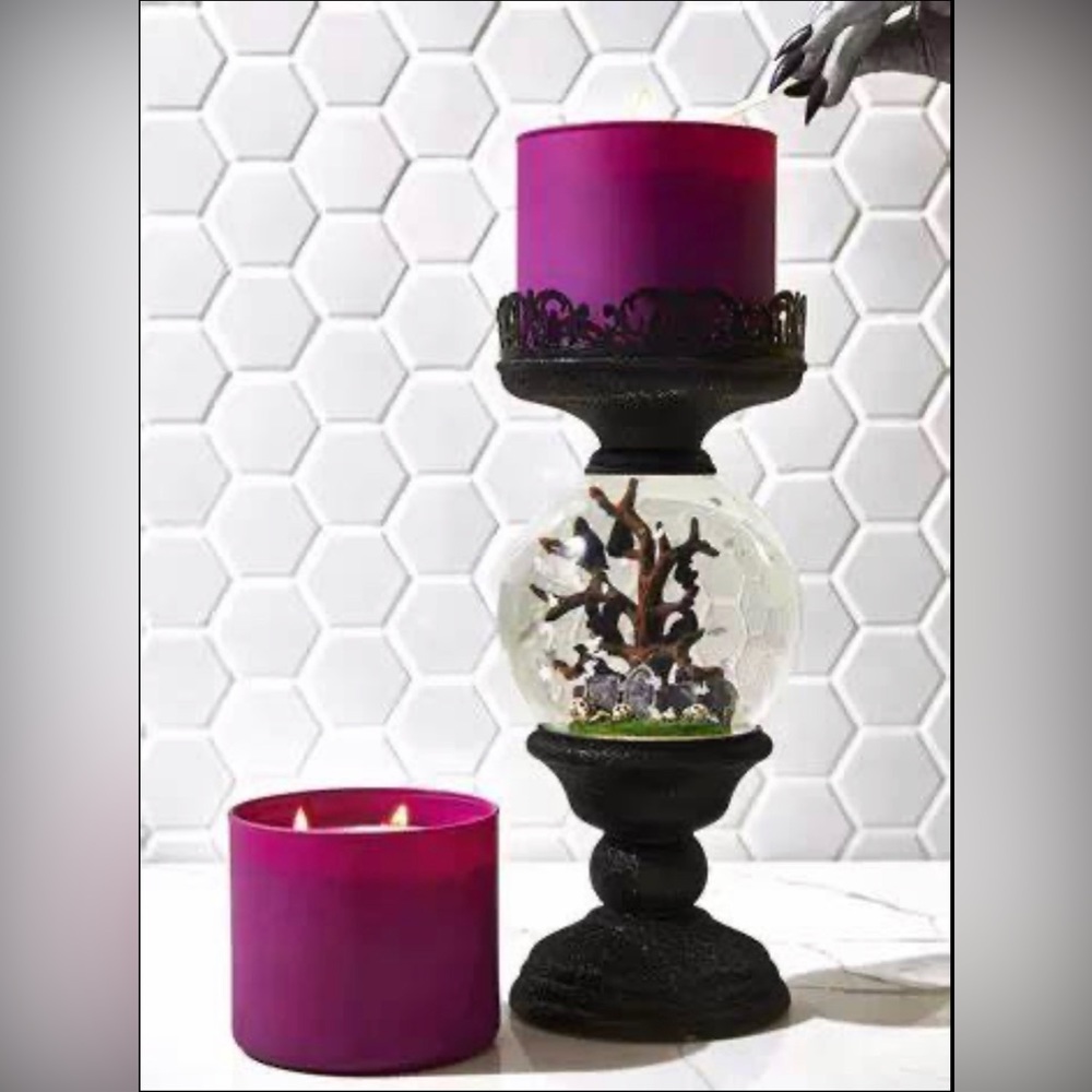 🖤 HALLOWEEN CEMETERY PEDESTAL WATER GLOBE CANDLE HOLDER by Bath and Body Works